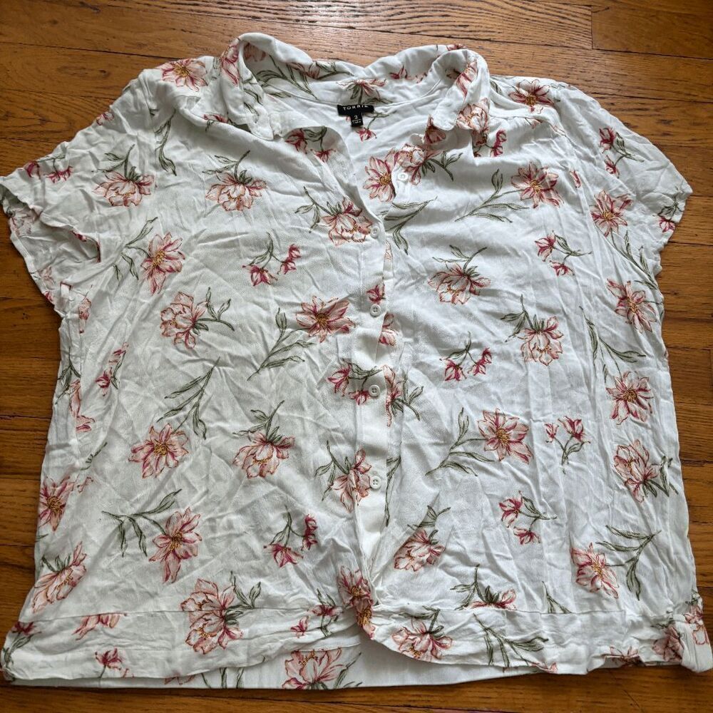 Torrid Women's White Floral Short Sleeve Tie Front Button Down Blouse Size 3